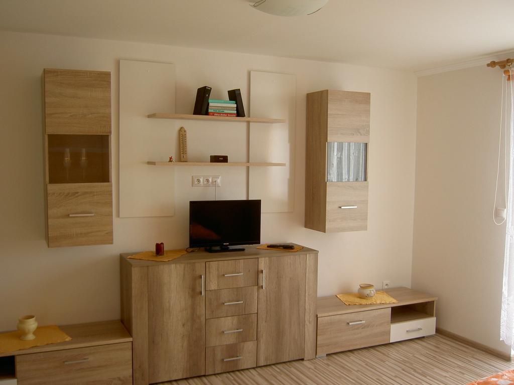 Pivnicka Pod Cachtickym Hradom Hotel จอคทิเคอ ภายนอก รูปภาพ